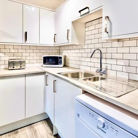 Apartman The Orange Factory By Altoluxoexperience Short Lets & Serviced With Free Wifi *